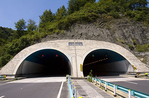 玉屏至三穗高速公路八仙巖隧道
